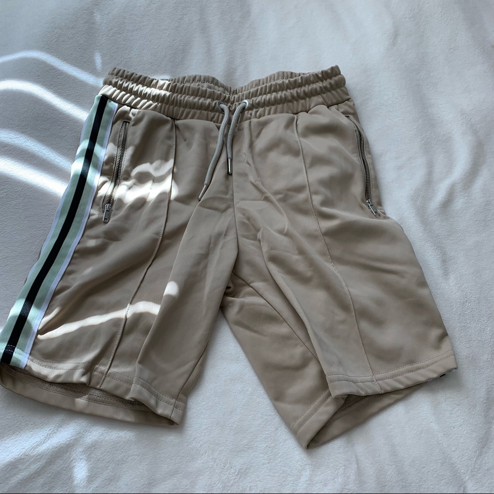 Boohoo men shorts 
-size large